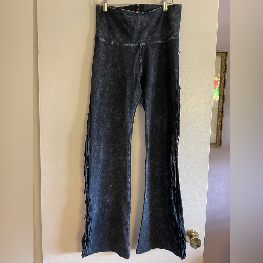 T party stretch fringed Pants sz S